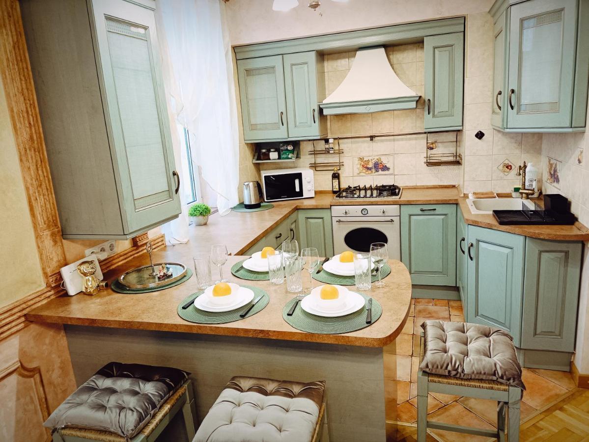 Old Town Retreat With Stunning Views 2 Bedroom Apartment Nearby The Church Of Saint Peter Рига Экстерьер фото
