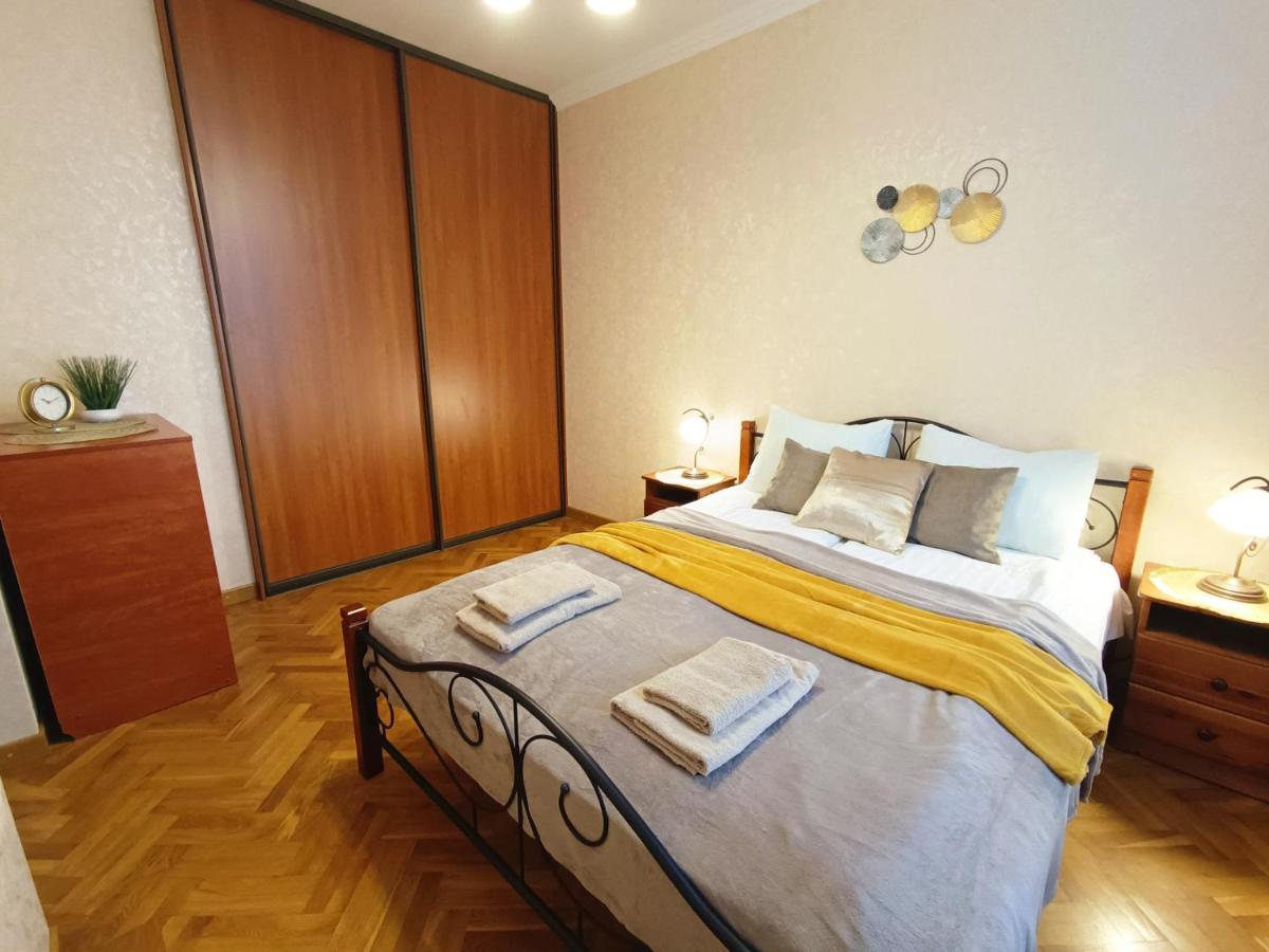 Old Town Retreat With Stunning Views 2 Bedroom Apartment Nearby The Church Of Saint Peter Рига Экстерьер фото