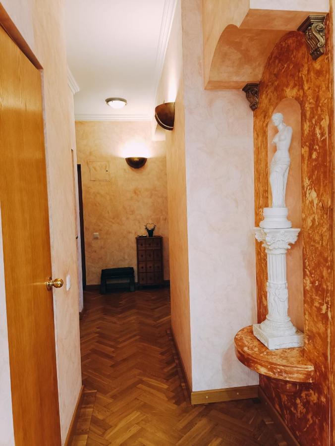 Old Town Retreat With Stunning Views 2 Bedroom Apartment Nearby The Church Of Saint Peter Рига Экстерьер фото